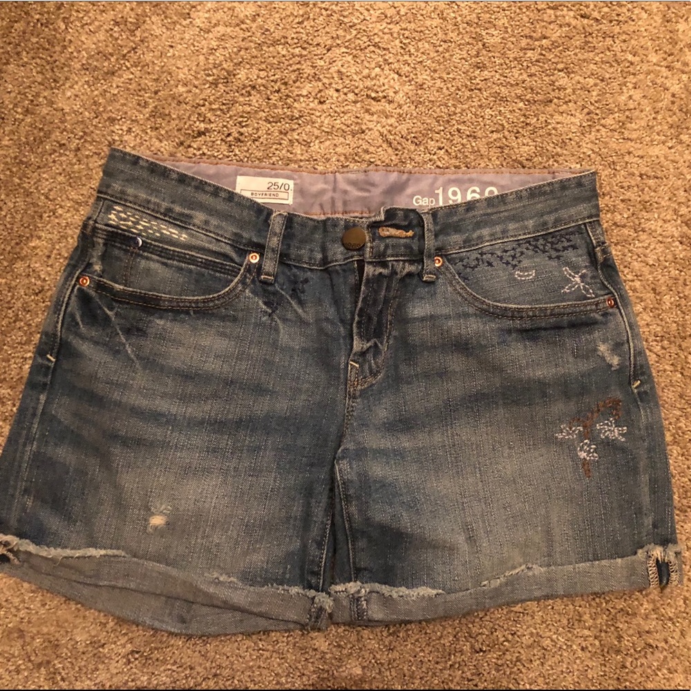 Gap boyfriend shorts sz 25